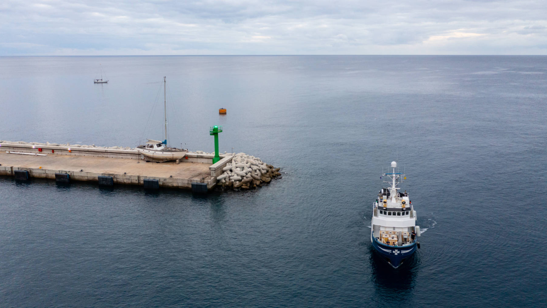 astra 16 -AW Shipping Ship Management london lowescroft southhampton barrow-in-furness big